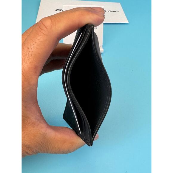 Gucci Rubber Effect Card Holder w/ COA ‎771315 AAC0L 1000 - Picture 2 of 5